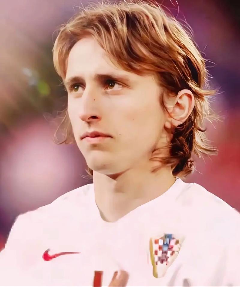 巴西中卫古斯塔沃入籍越南，将改名杜飞龙代表越南队