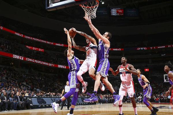 埃贝尔：戴维斯复出值得庆祝，格纳布里续约进展非常顺利