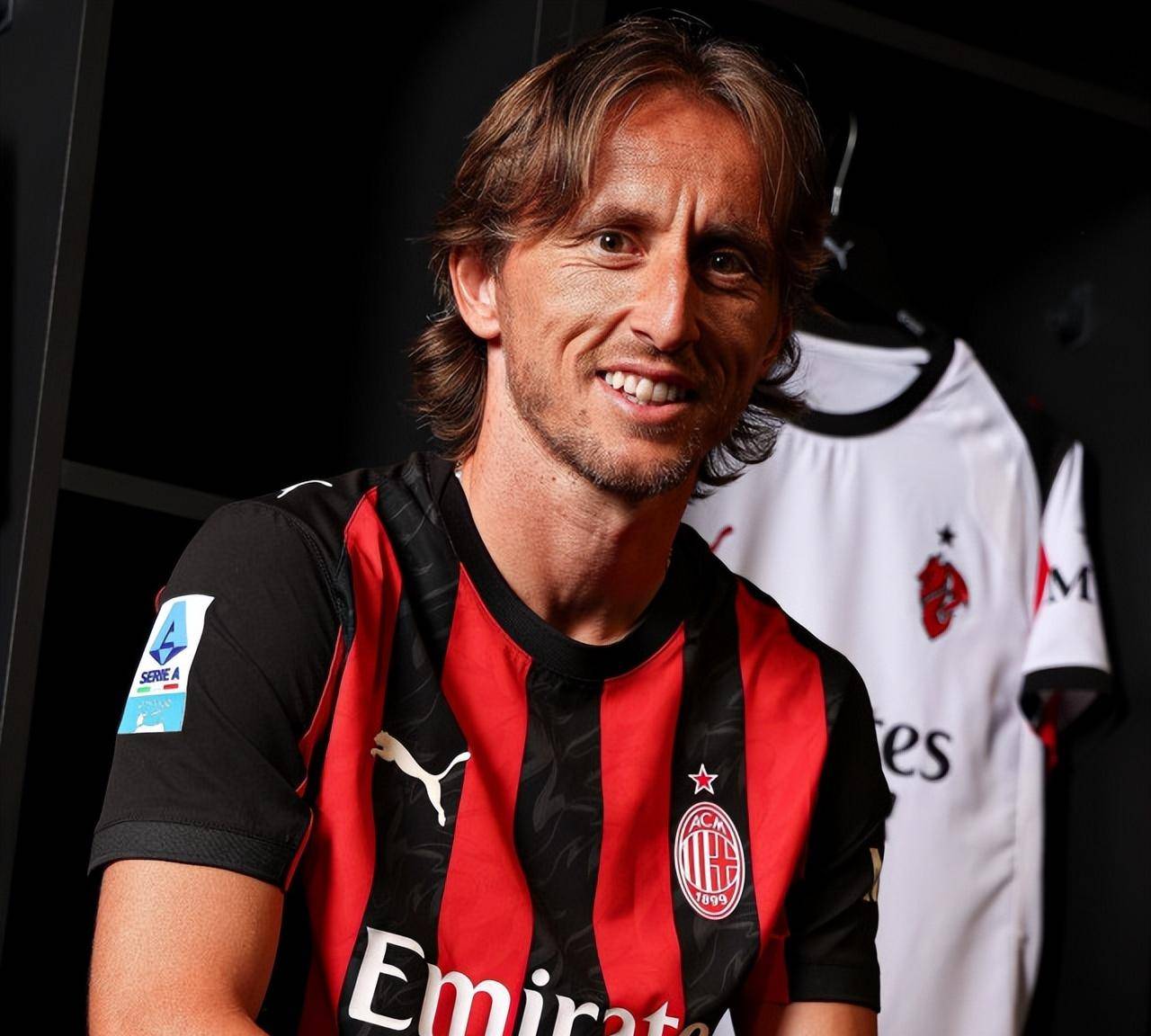 京媒：之前受伤的李磊今天参与国安赛前训练，冯博轩因伤缺席