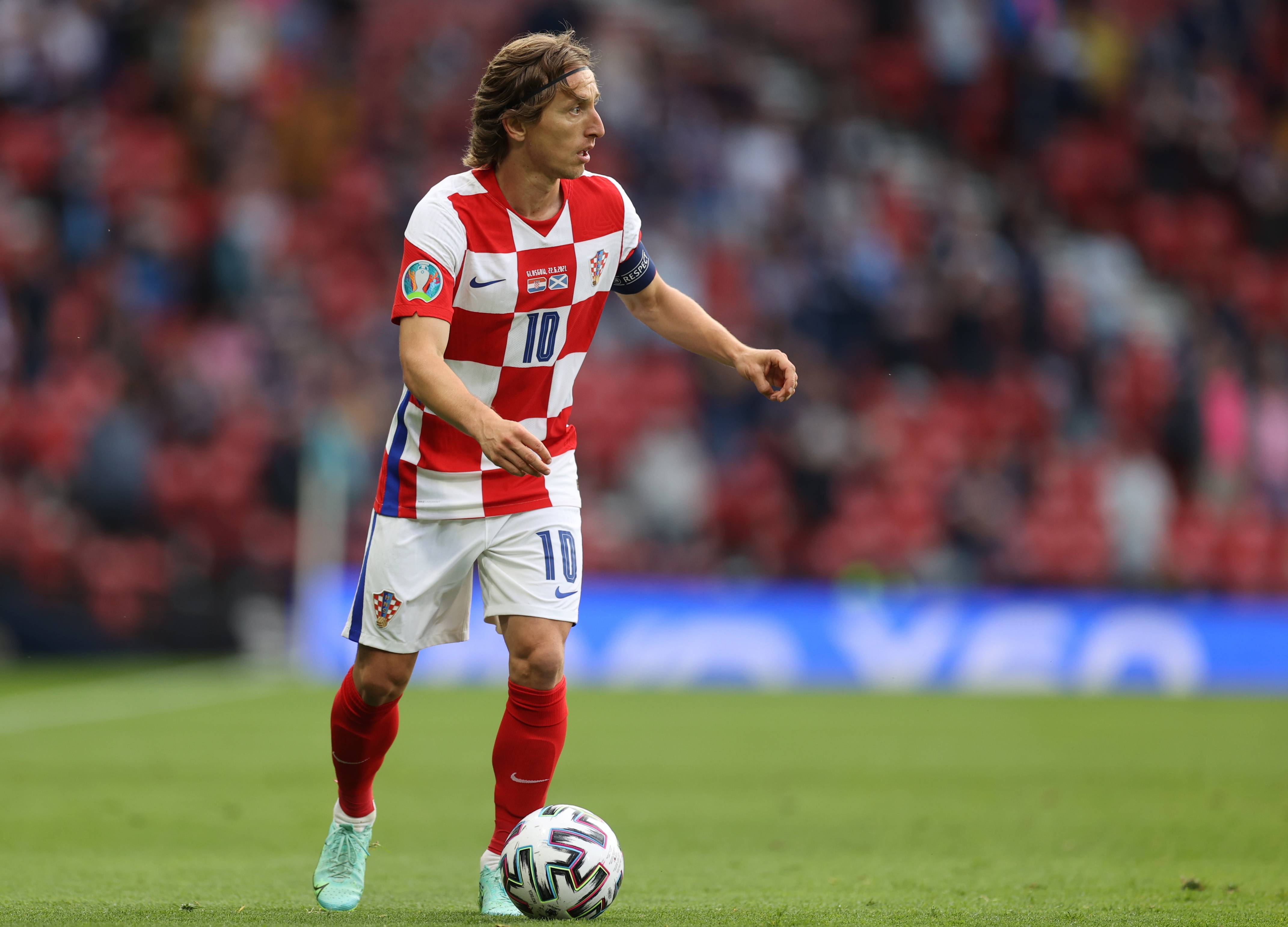 过去6场32+8+8！哈登三节空砍31+5+8，快船28分惨败，近10场仅1胜