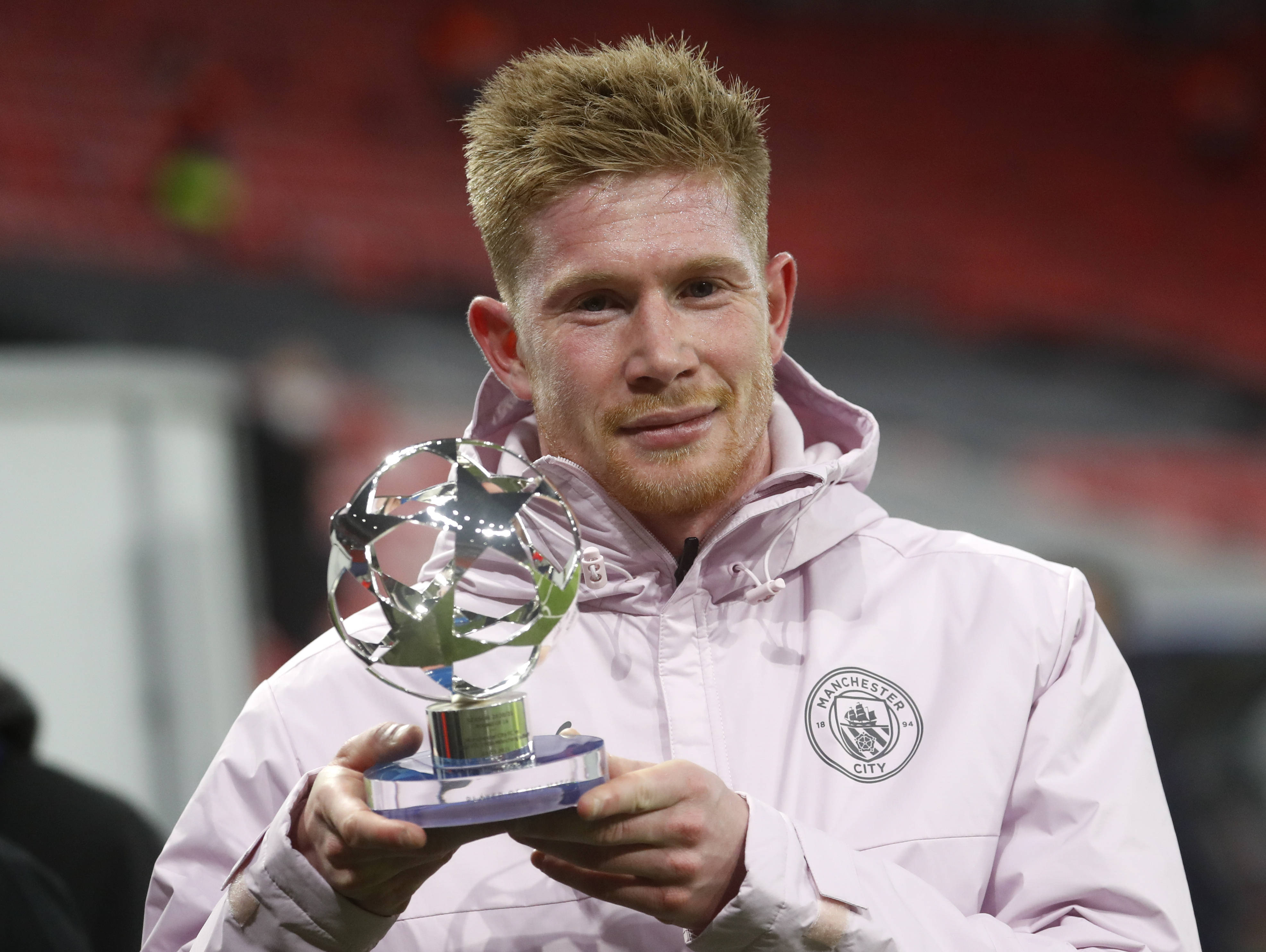 卡利亚里3-3热那亚，维蒂尼亚先拔头筹，阿龙-马丁扳平比分