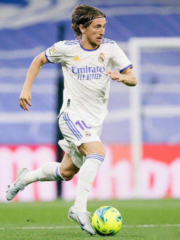 意媒：拜仁天才边锋利契纳或离队，尤文和米兰等队有意争夺