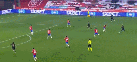 内雷斯灵光闪现，霍伊伦进球嗅觉敏锐，那不勒斯敲开胜利之门！