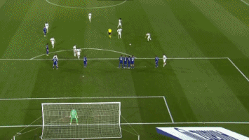 莱万：现在最好不要谈论亚马尔；合同的事我不着急